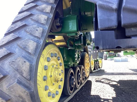 2025 John Deere 8RX 410 Tractor Rubber Track