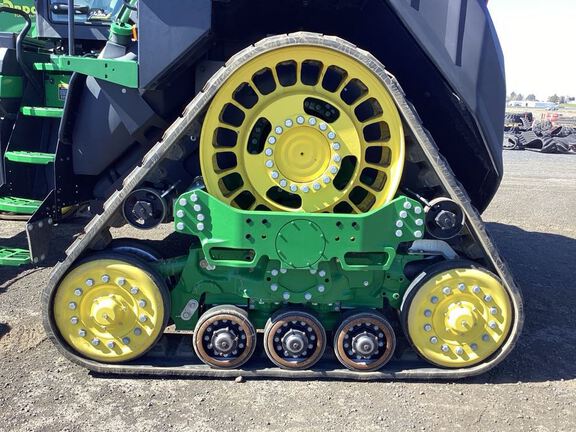 2025 John Deere 8RX 410 Tractor Rubber Track