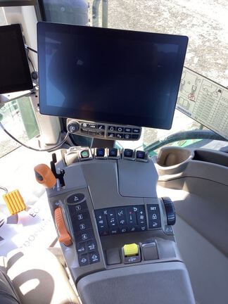 2025 John Deere 8RX 410 Tractor Rubber Track