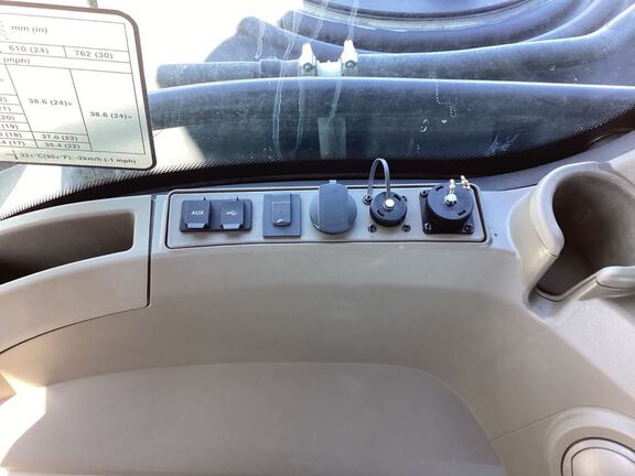 2025 John Deere 8RX 410 Tractor Rubber Track