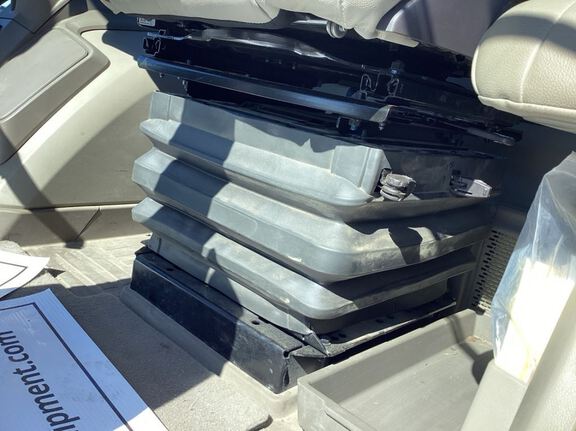 2025 John Deere 8RX 410 Tractor Rubber Track