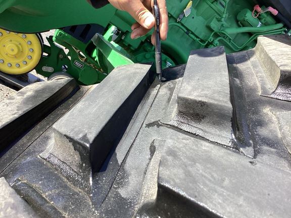 2024 John Deere 8RX 410 Tractor Rubber Track