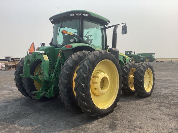 2013 John Deere 8335R Tractor