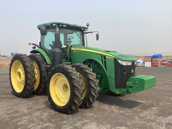 2013 John Deere 8335R Tractor