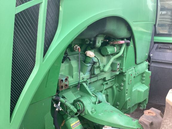 2013 John Deere 8335R Tractor