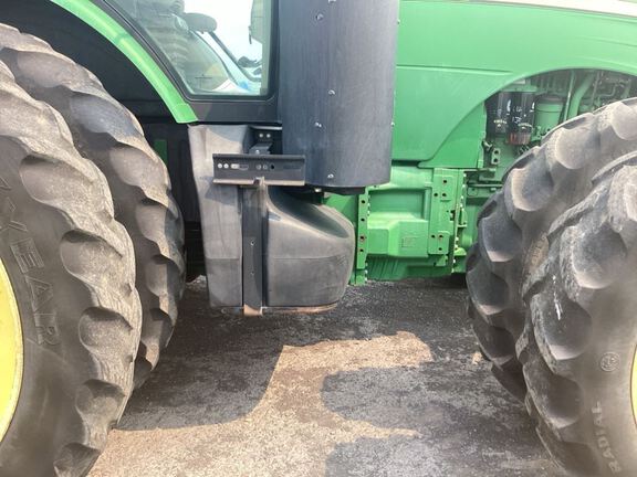 2013 John Deere 8335R Tractor