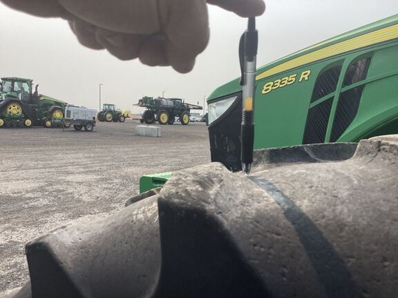 2013 John Deere 8335R Tractor