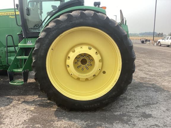 2013 John Deere 8335R Tractor