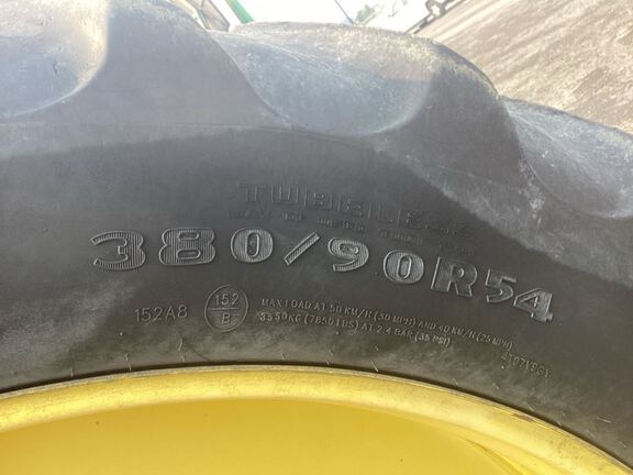 2013 John Deere 8335R Tractor