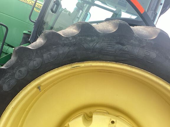 2013 John Deere 8335R Tractor