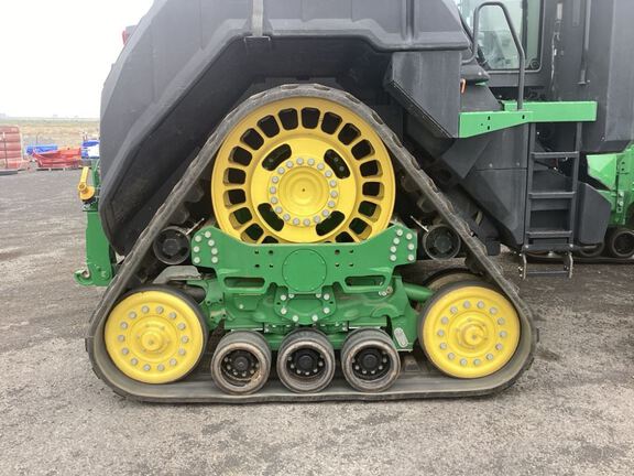 2023 John Deere 8RX 410 Tractor Rubber Track