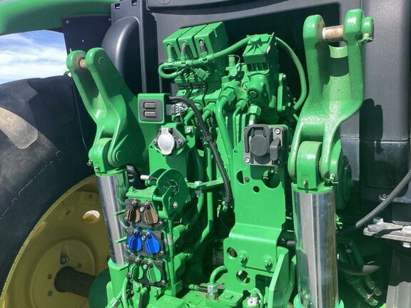 2019 John Deere 6175R Tractor