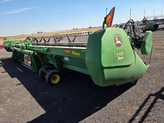 2011 John Deere 630D Header Combine