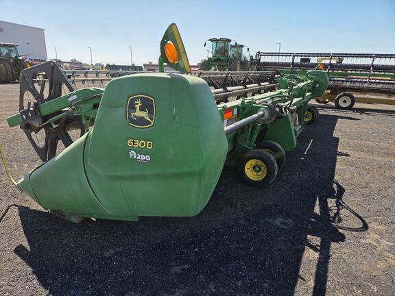 2011 John Deere 630D Header Combine