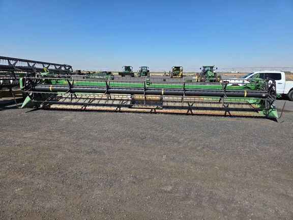 2011 John Deere 630D Header Combine