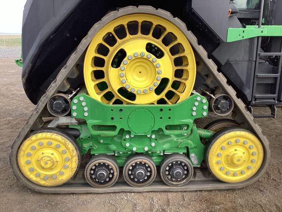 2025 John Deere 8RX 410 Tractor Rubber Track