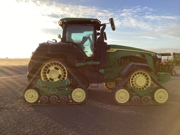 2023 John Deere 8RX 370 Tractor Rubber Track