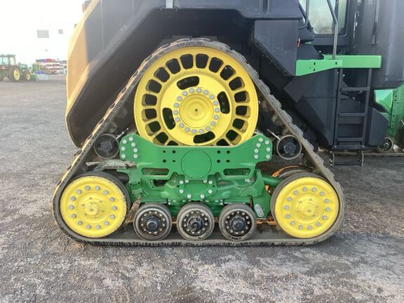 2023 John Deere 8RX 410 Tractor Rubber Track