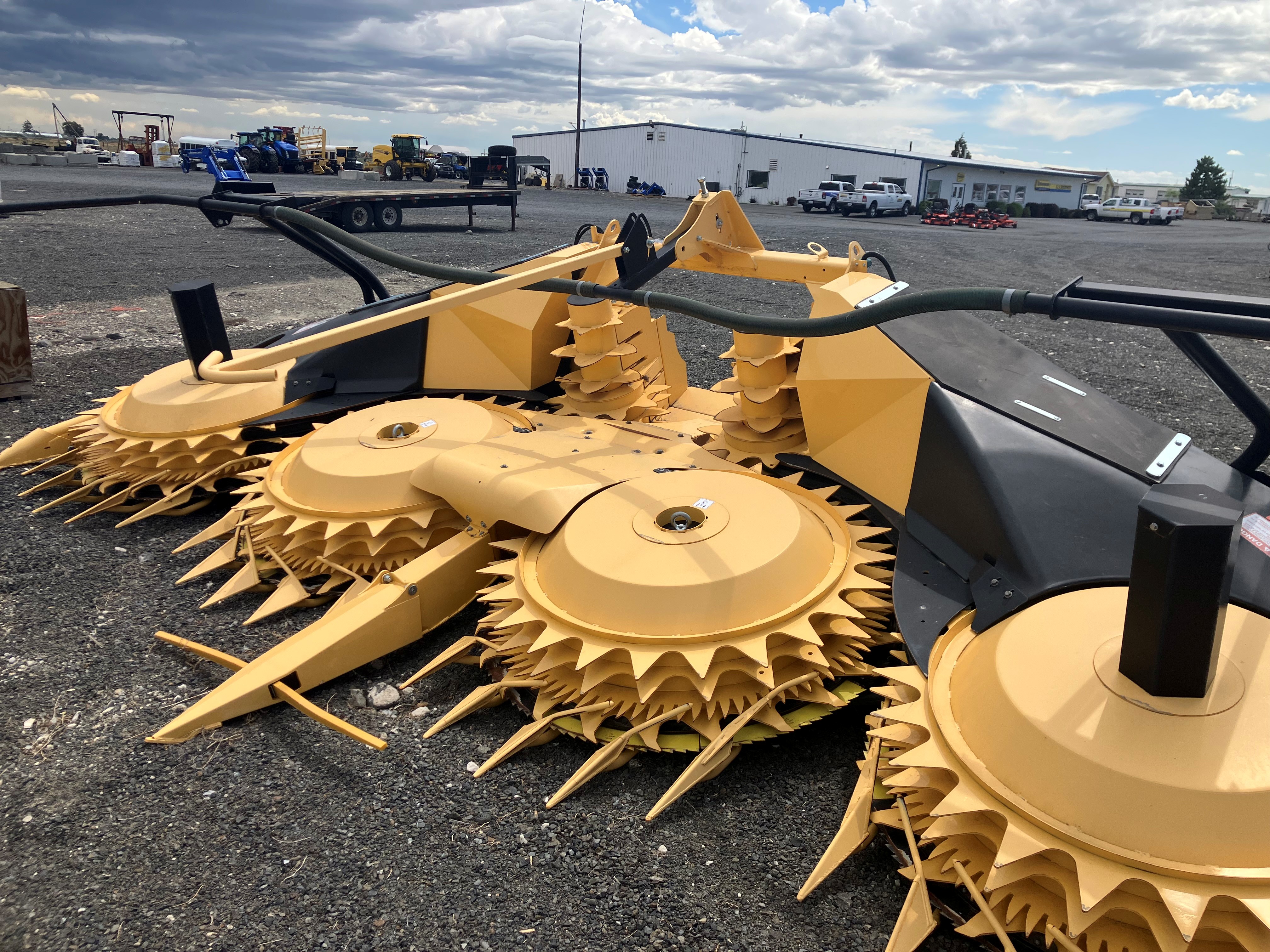 2022 New Holland 600B Header Forage