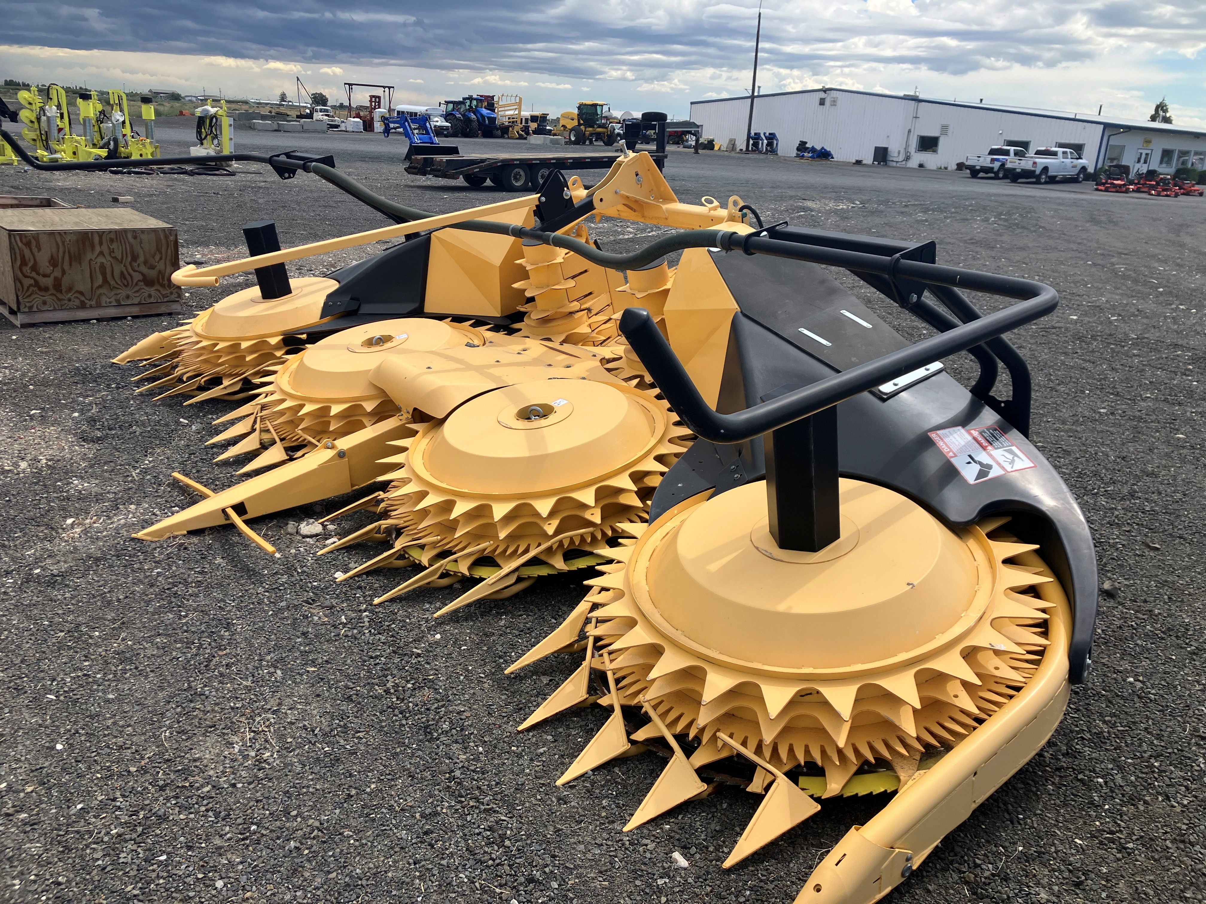 2022 New Holland 600B Header Forage