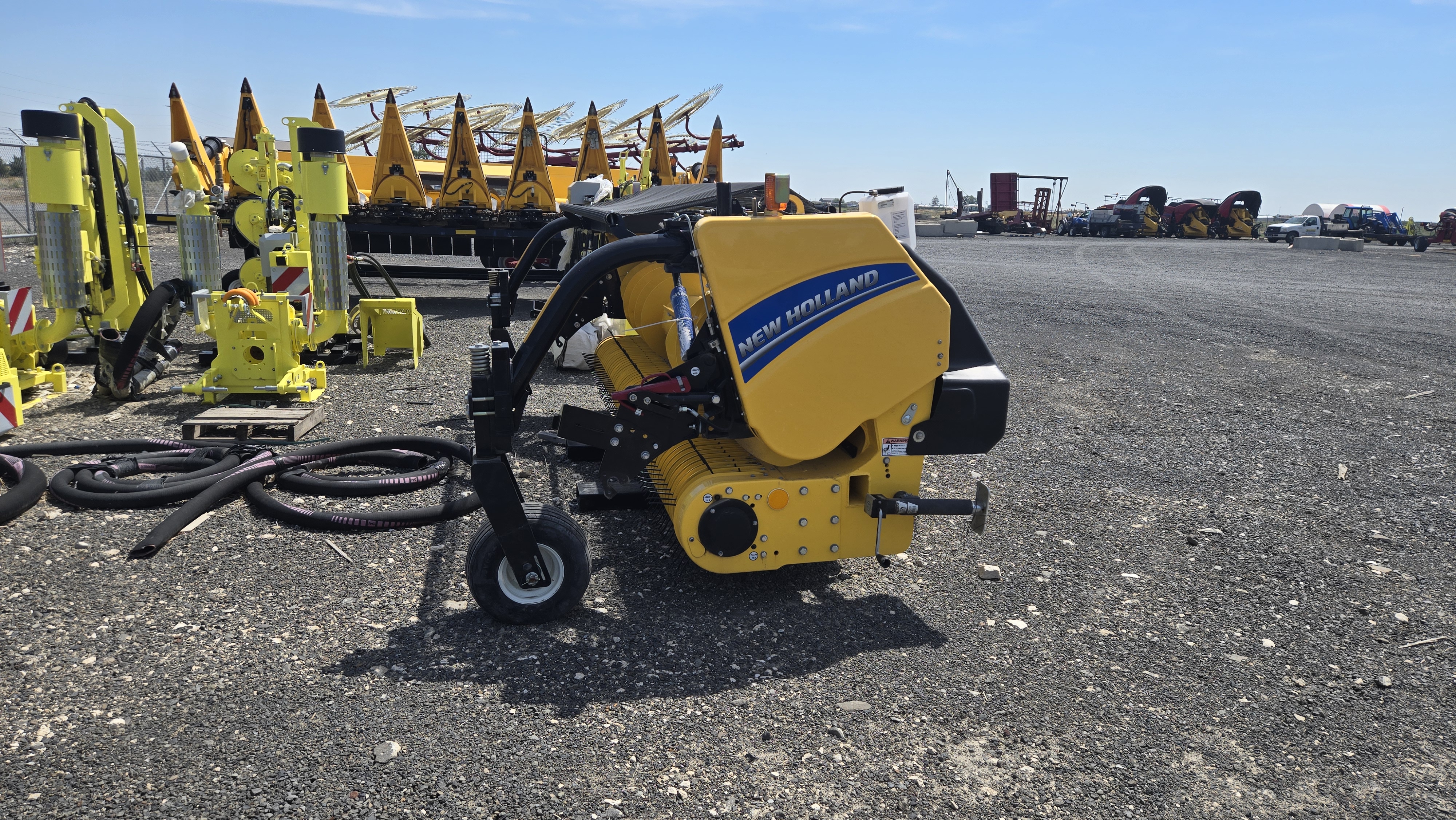 2022 New Holland 380HDY Header Forage