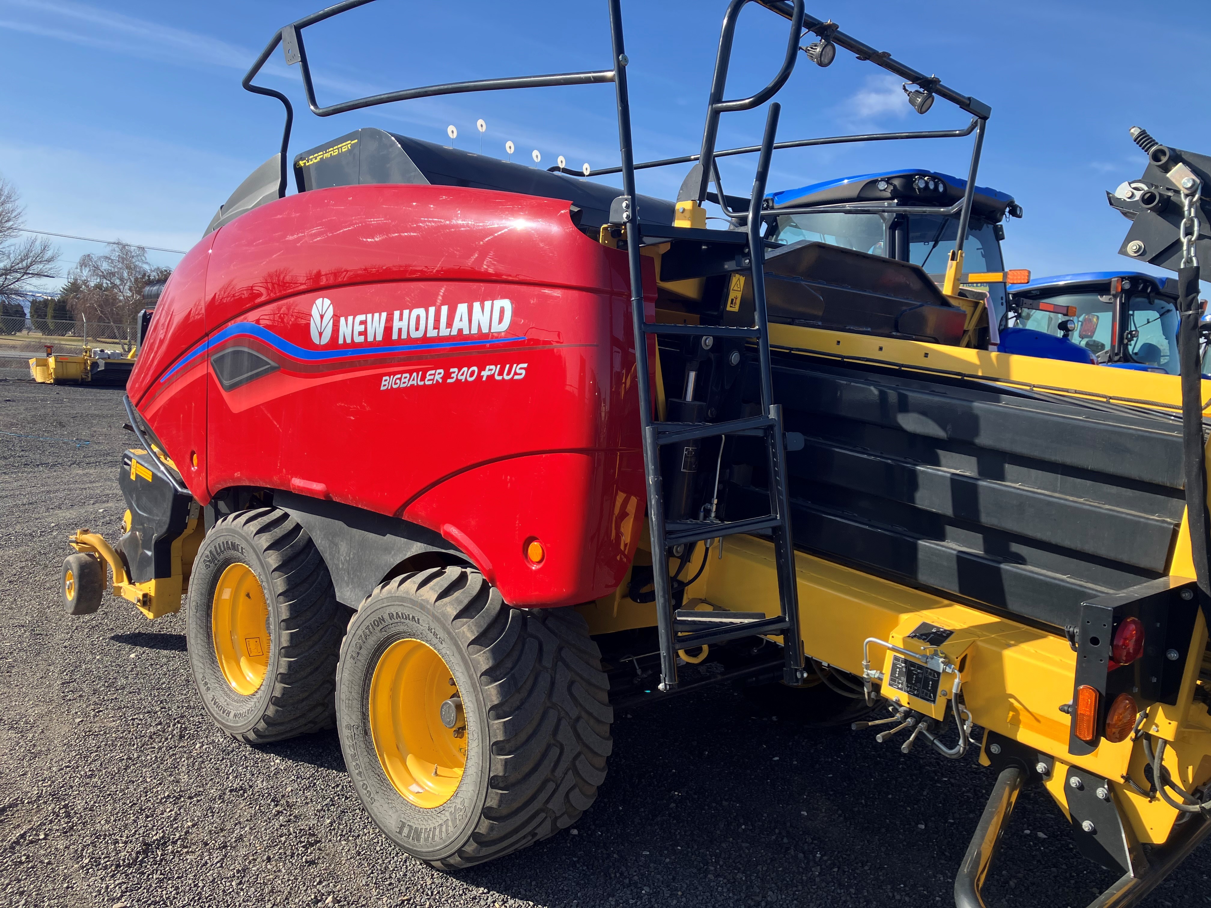 2022 New Holland 340S PLUS Baler/Square