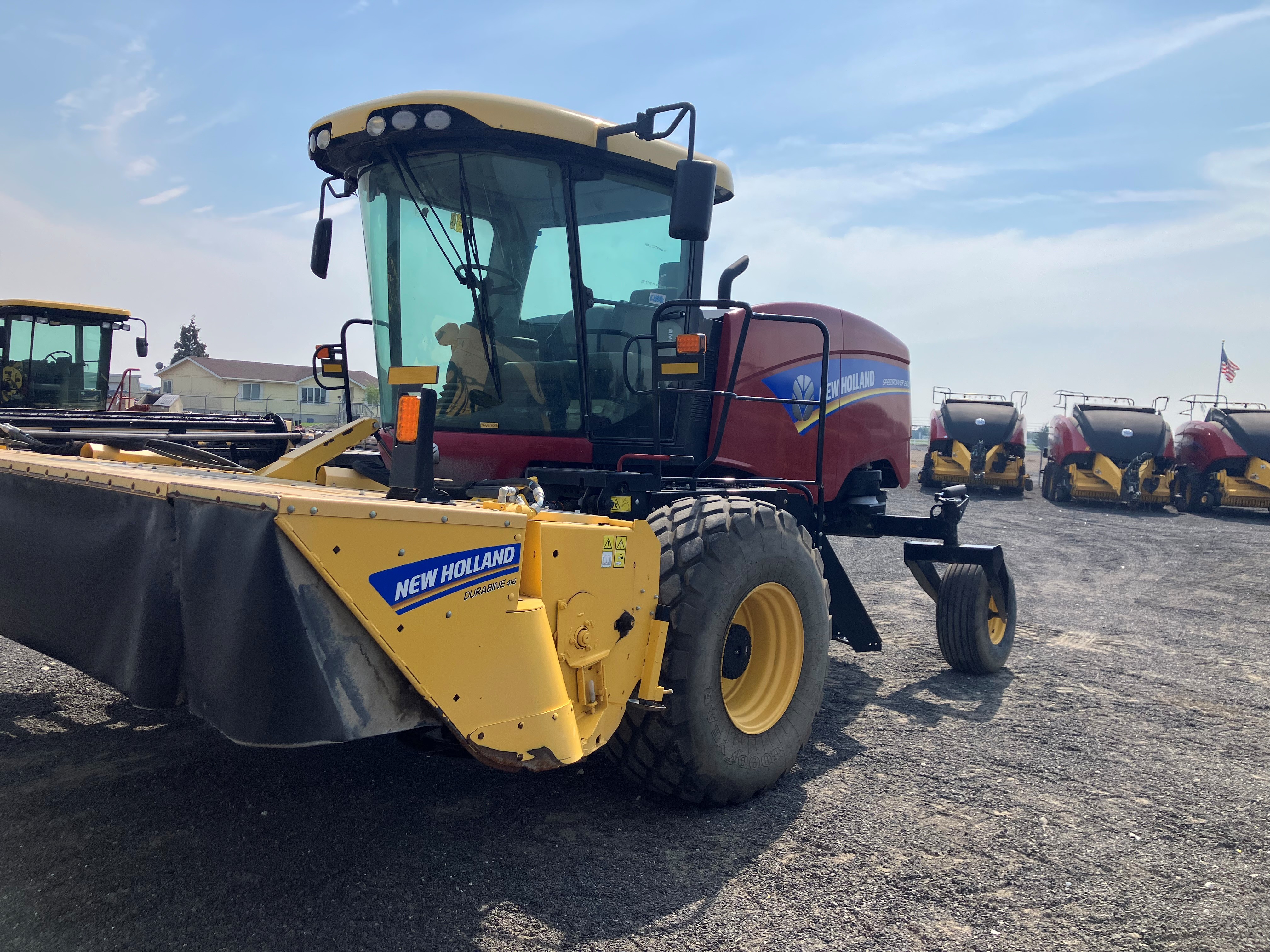 2021 New Holland SPEEDROWER 260 Windrower