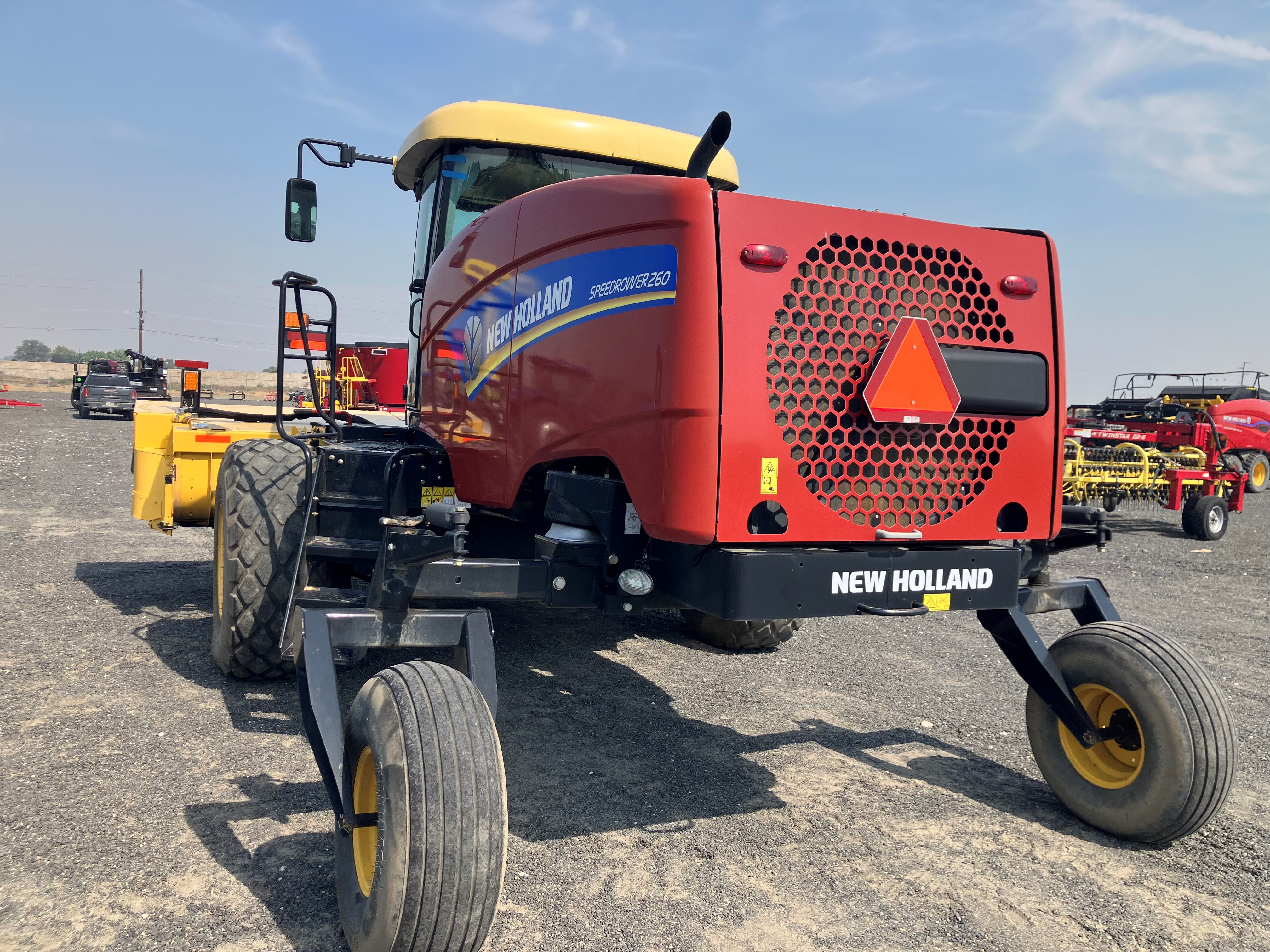 2021 New Holland SPEEDROWER 260 Windrower