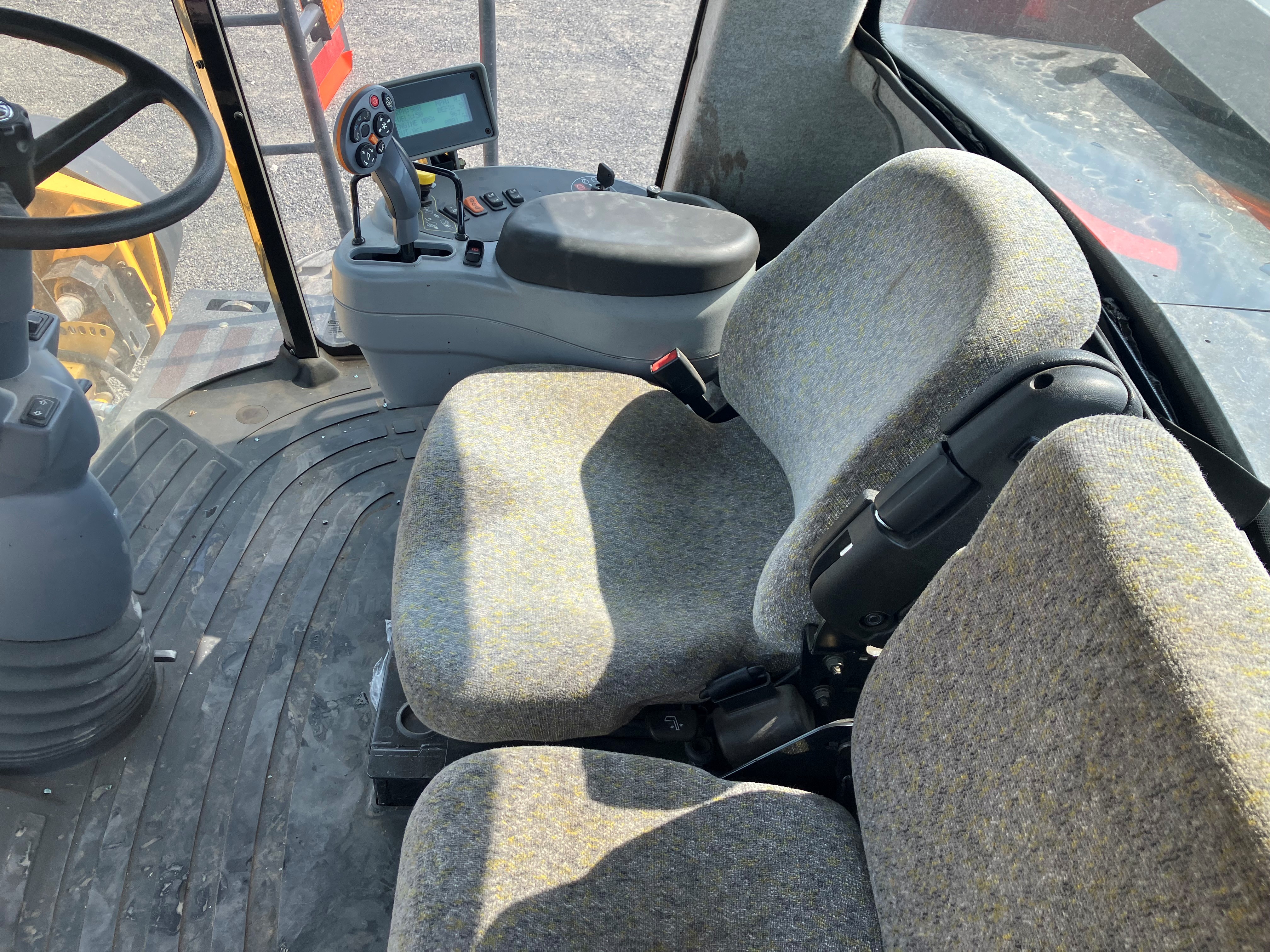 2021 New Holland SPEEDROWER 260 Windrower