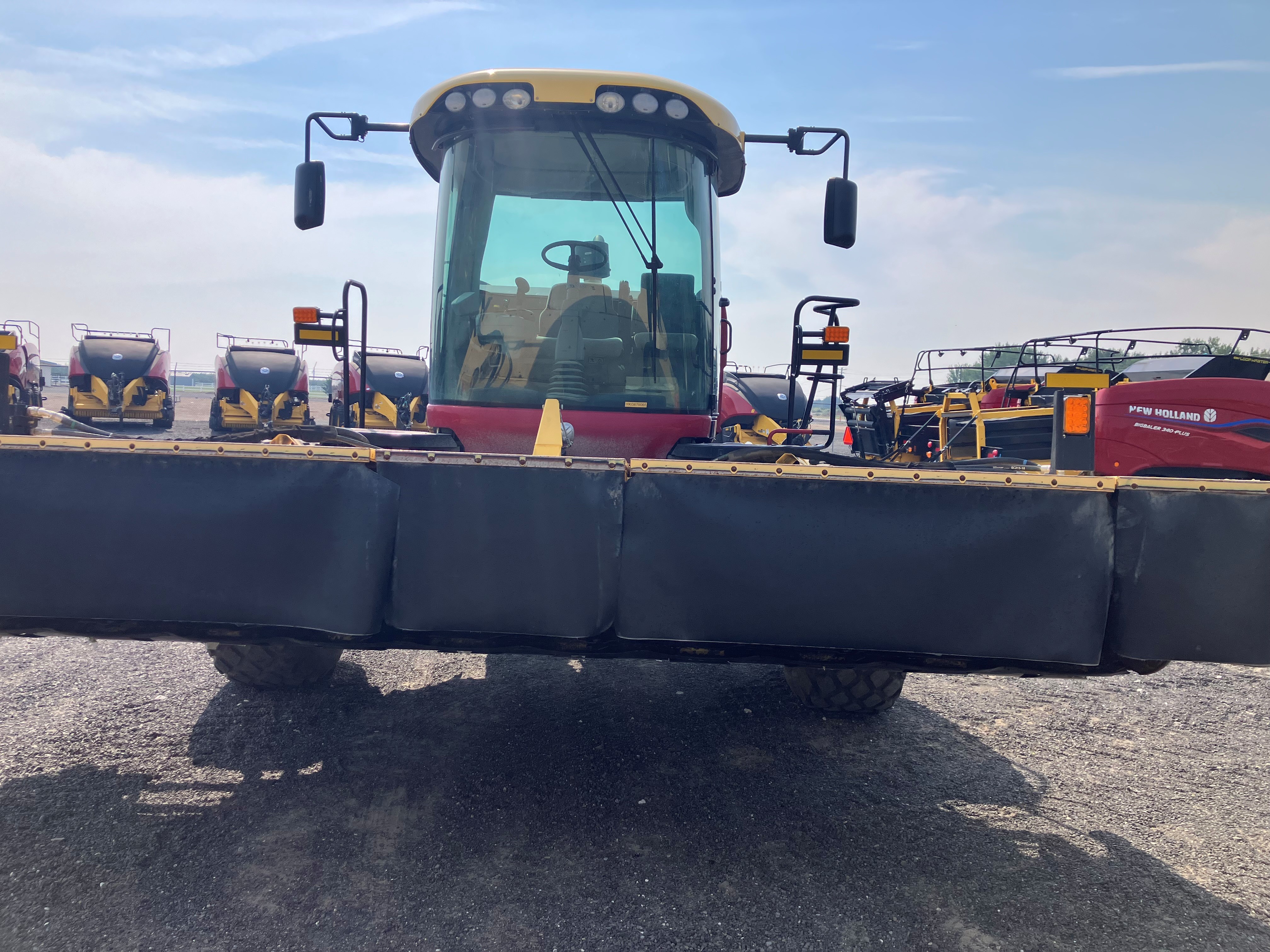2021 New Holland SPEEDROWER 260 Windrower