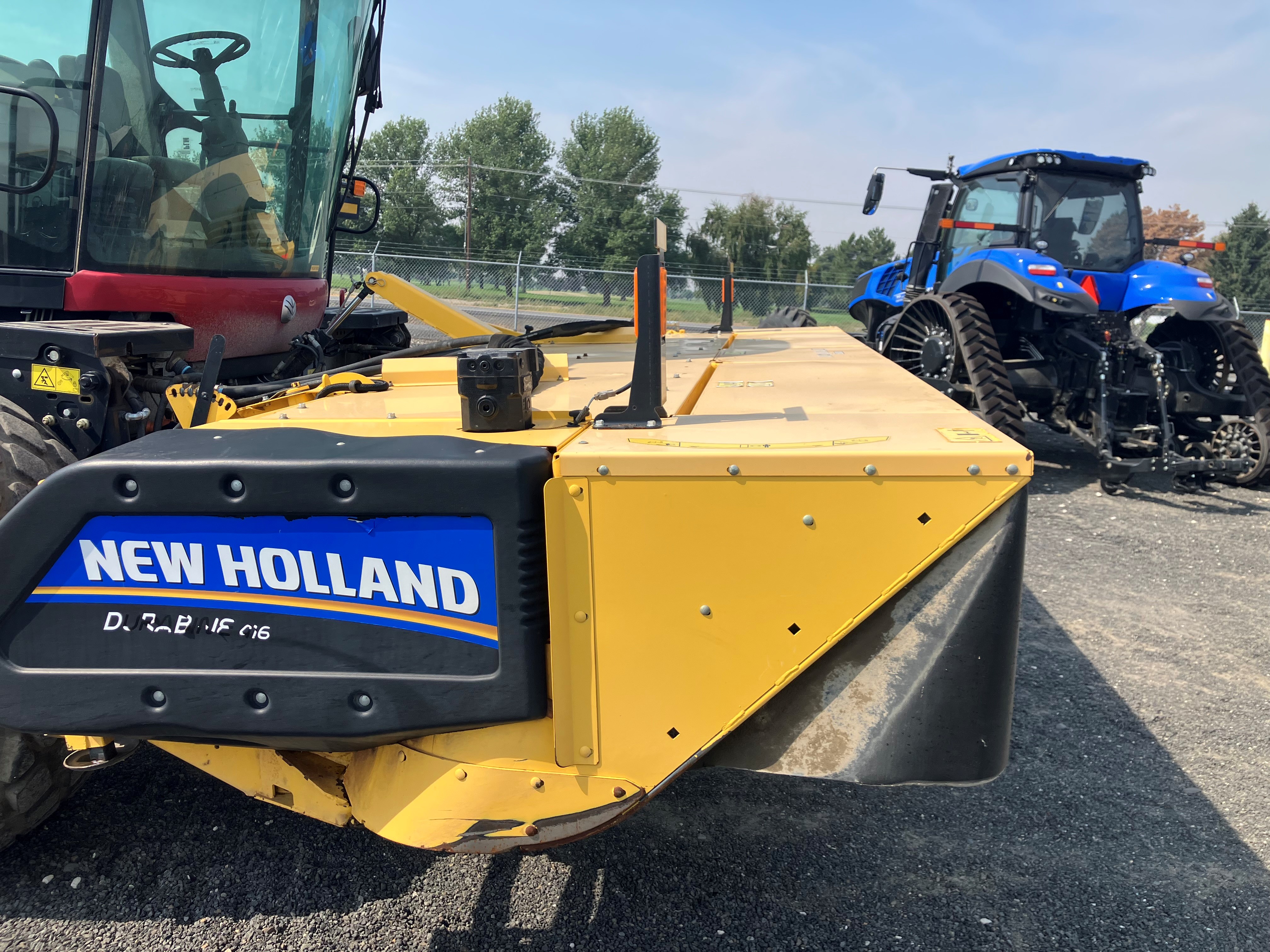 2021 New Holland SPEEDROWER 260 Windrower