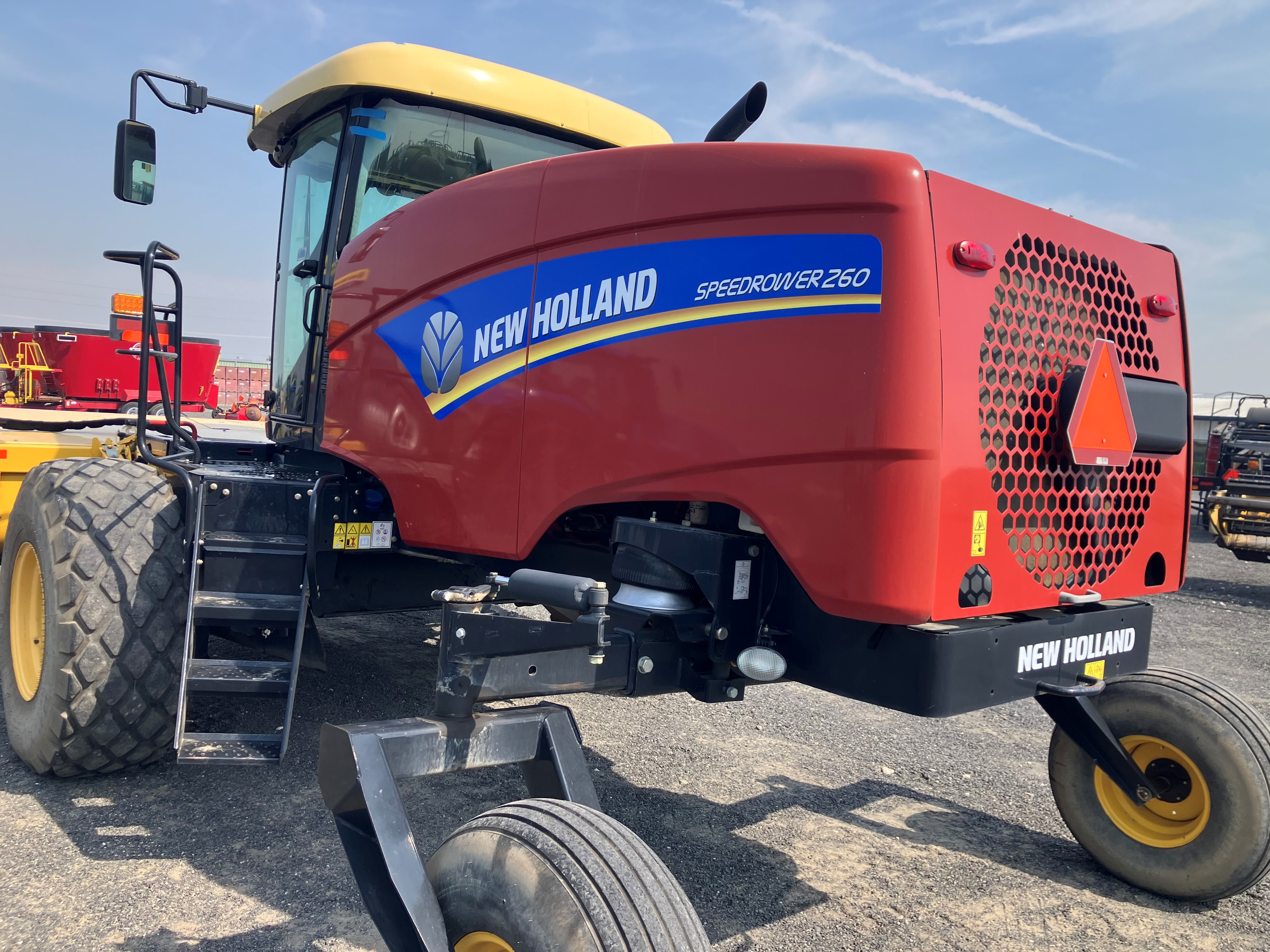 2021 New Holland SPEEDROWER 260 Windrower