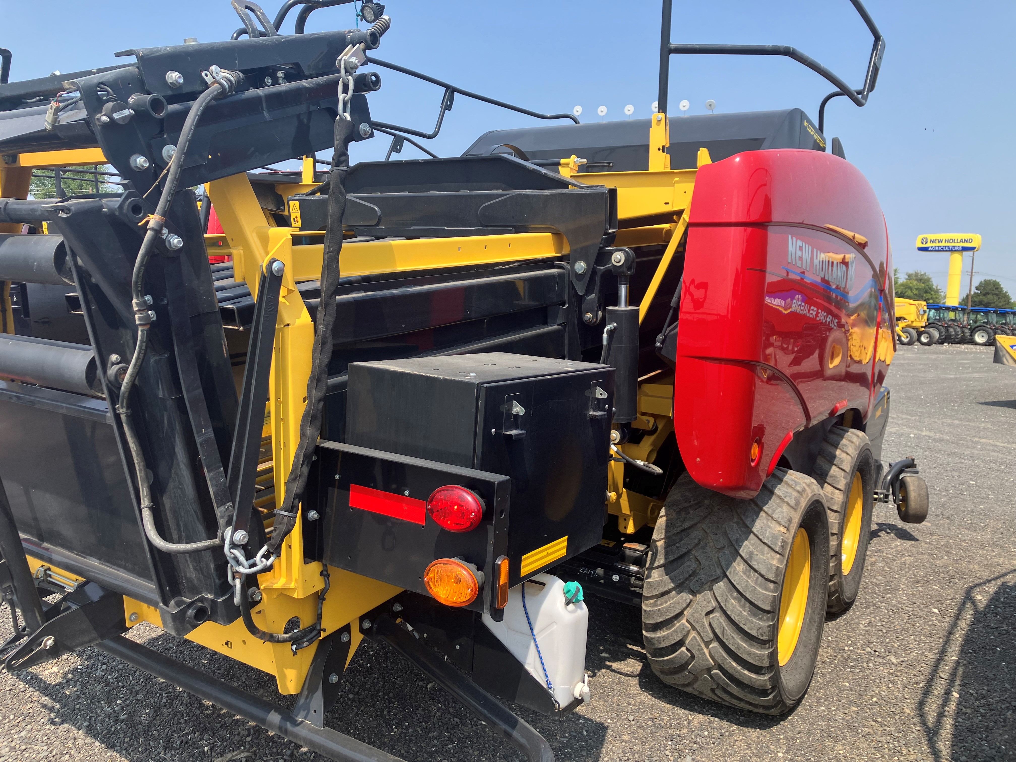 2023 New Holland 340S PLUS Baler/Square