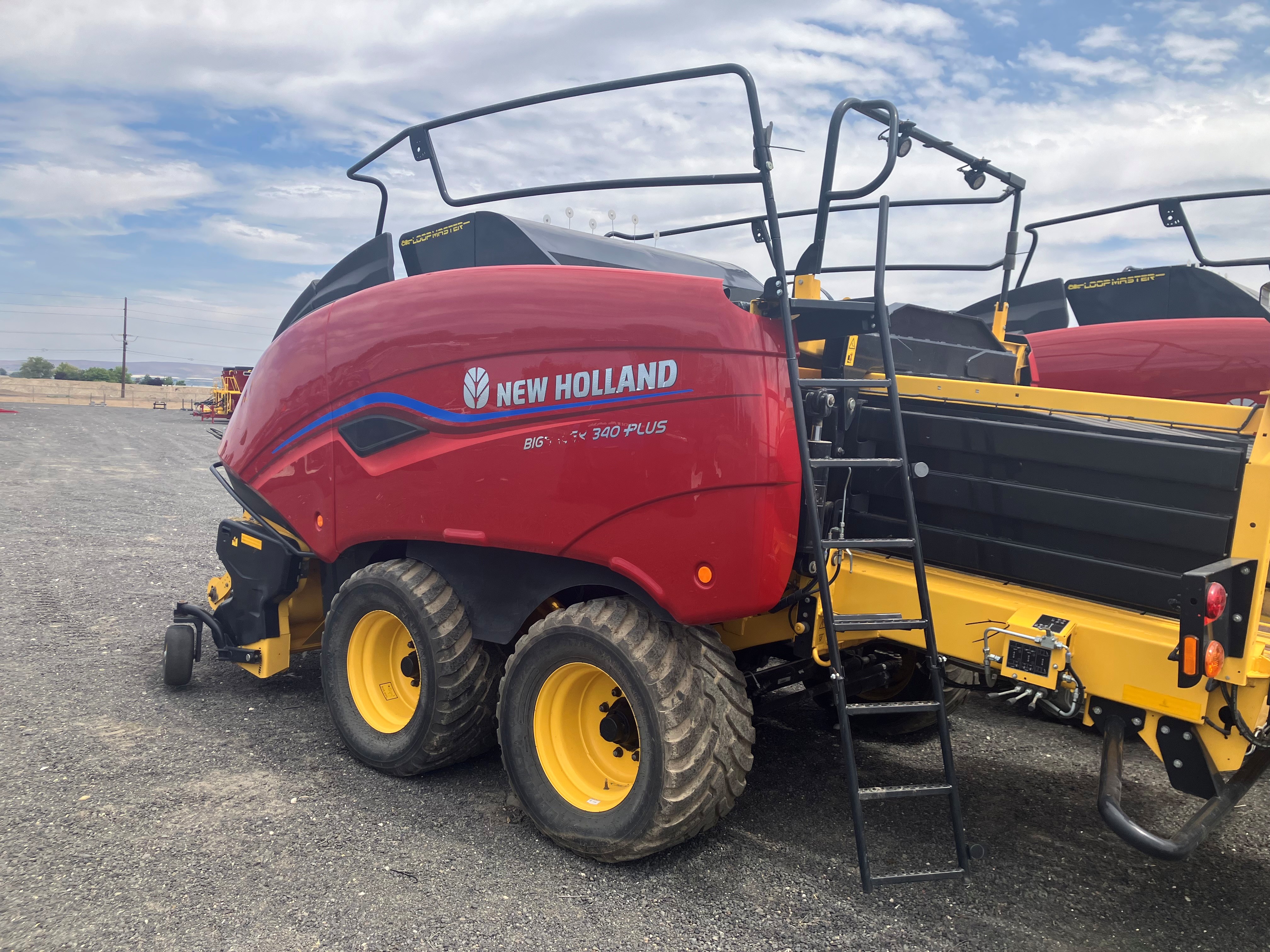 2023 New Holland 340S PLUS Baler/Square