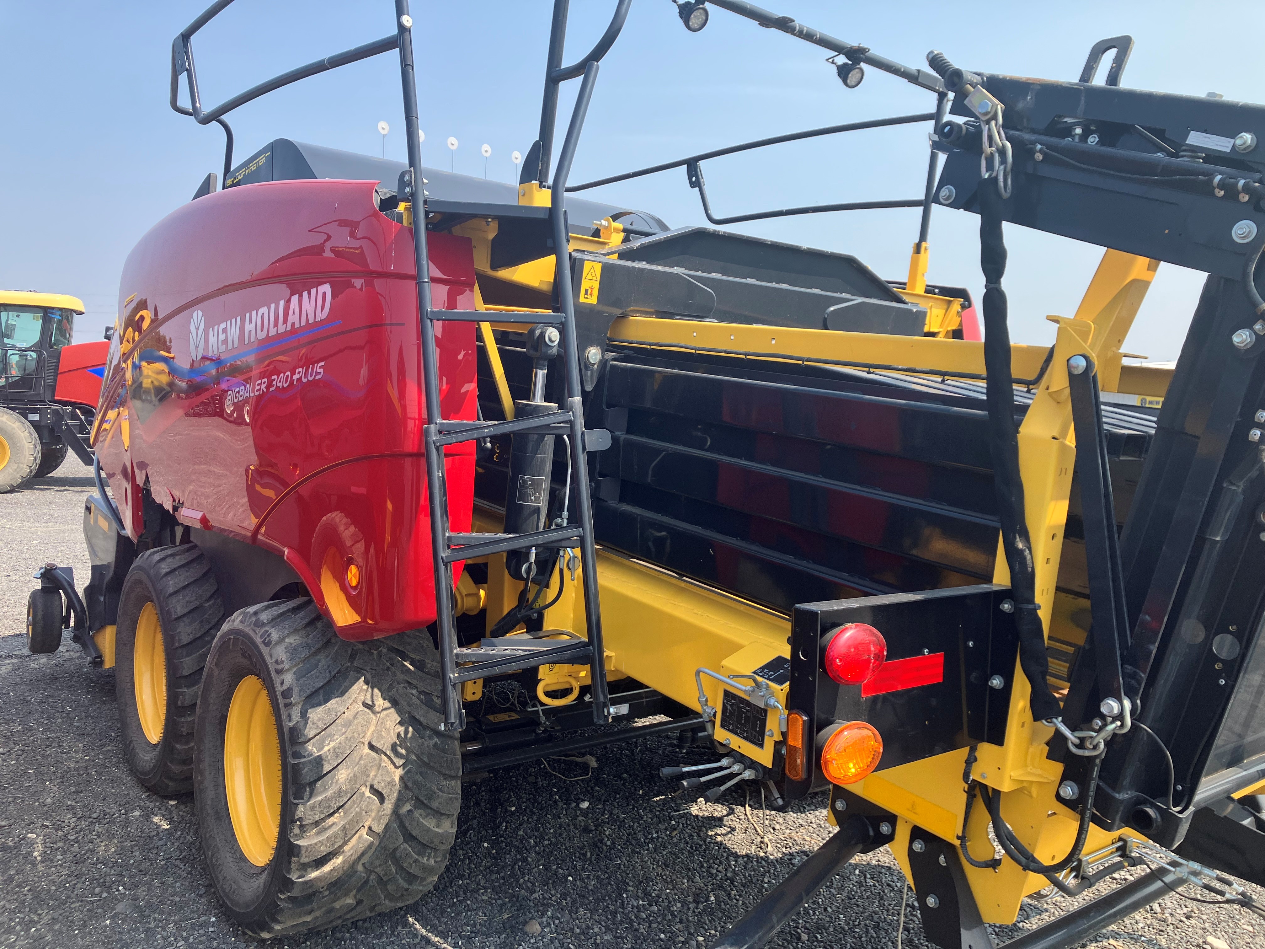 2023 New Holland 340S PLUS Baler/Square