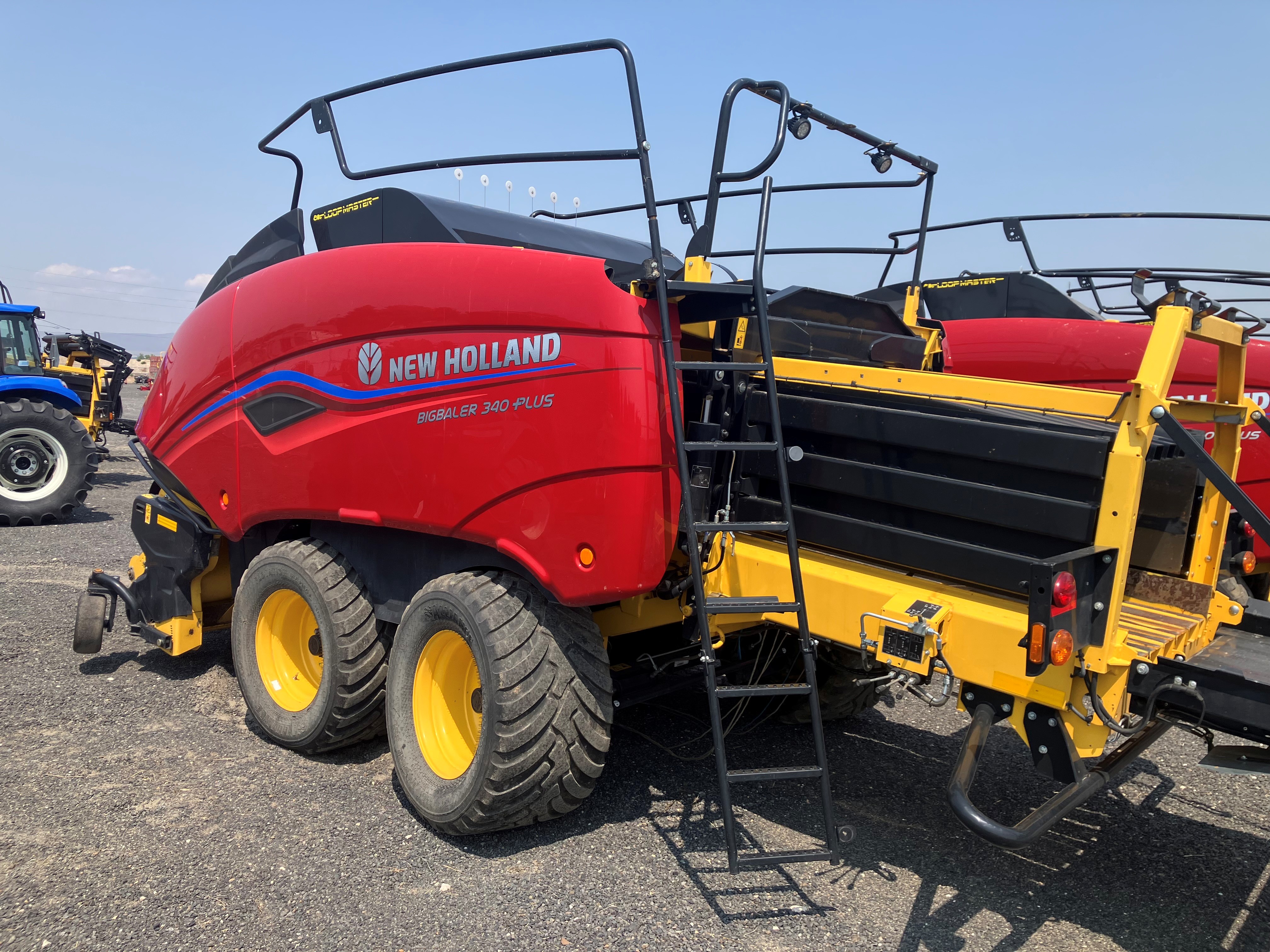 2023 New Holland 340S PLUS Baler/Square