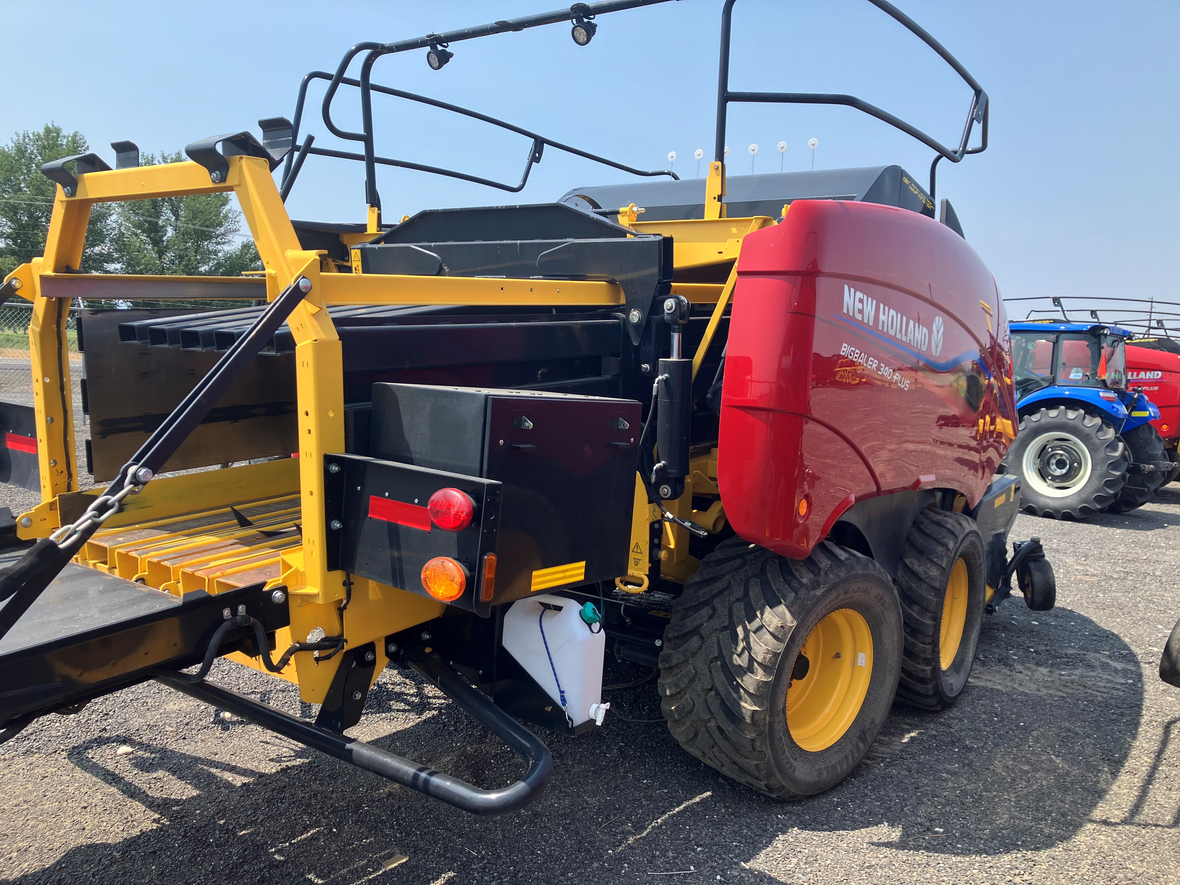2023 New Holland 340S PLUS Baler/Square