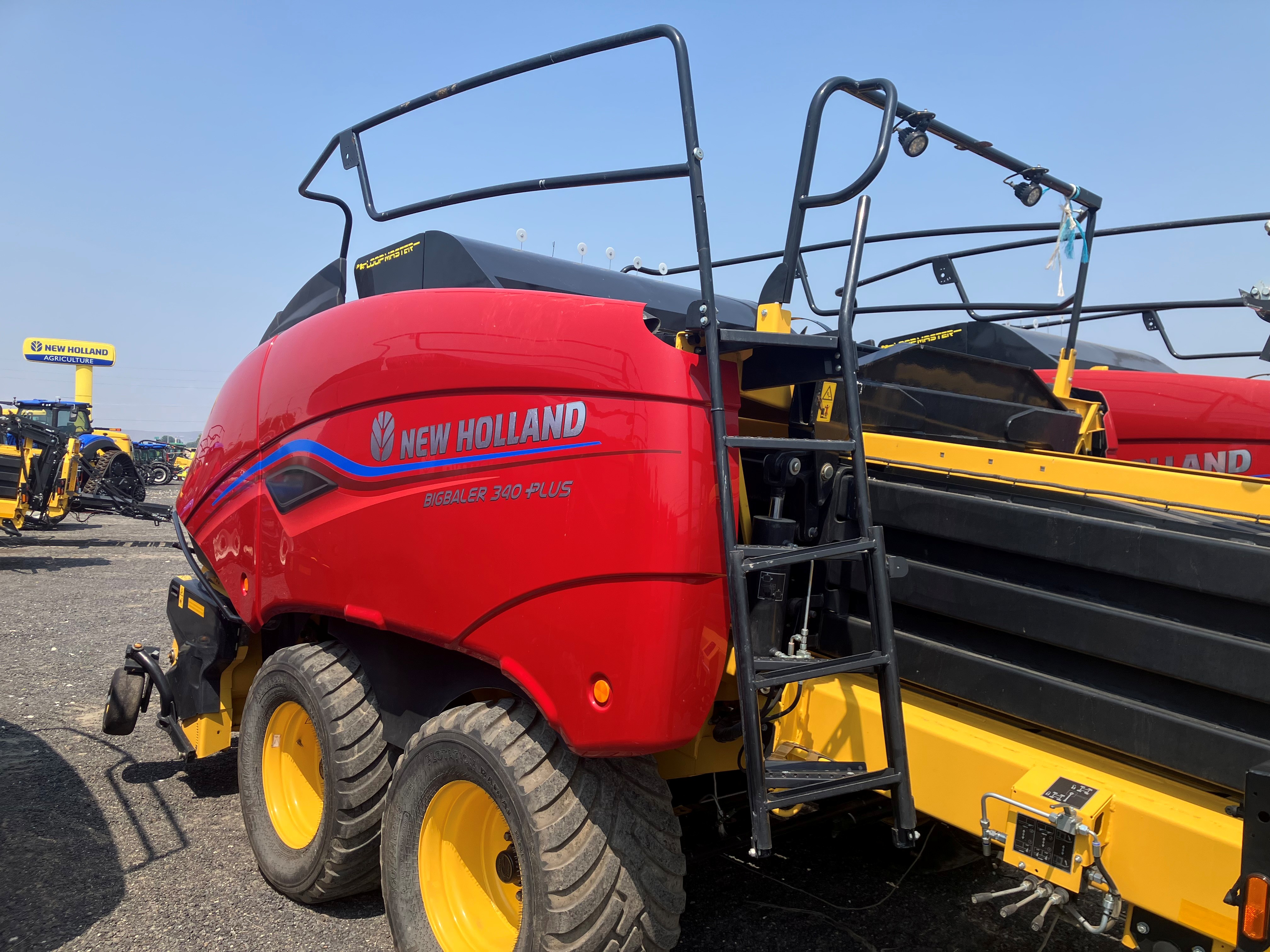 2023 New Holland 340S PLUS Baler/Square