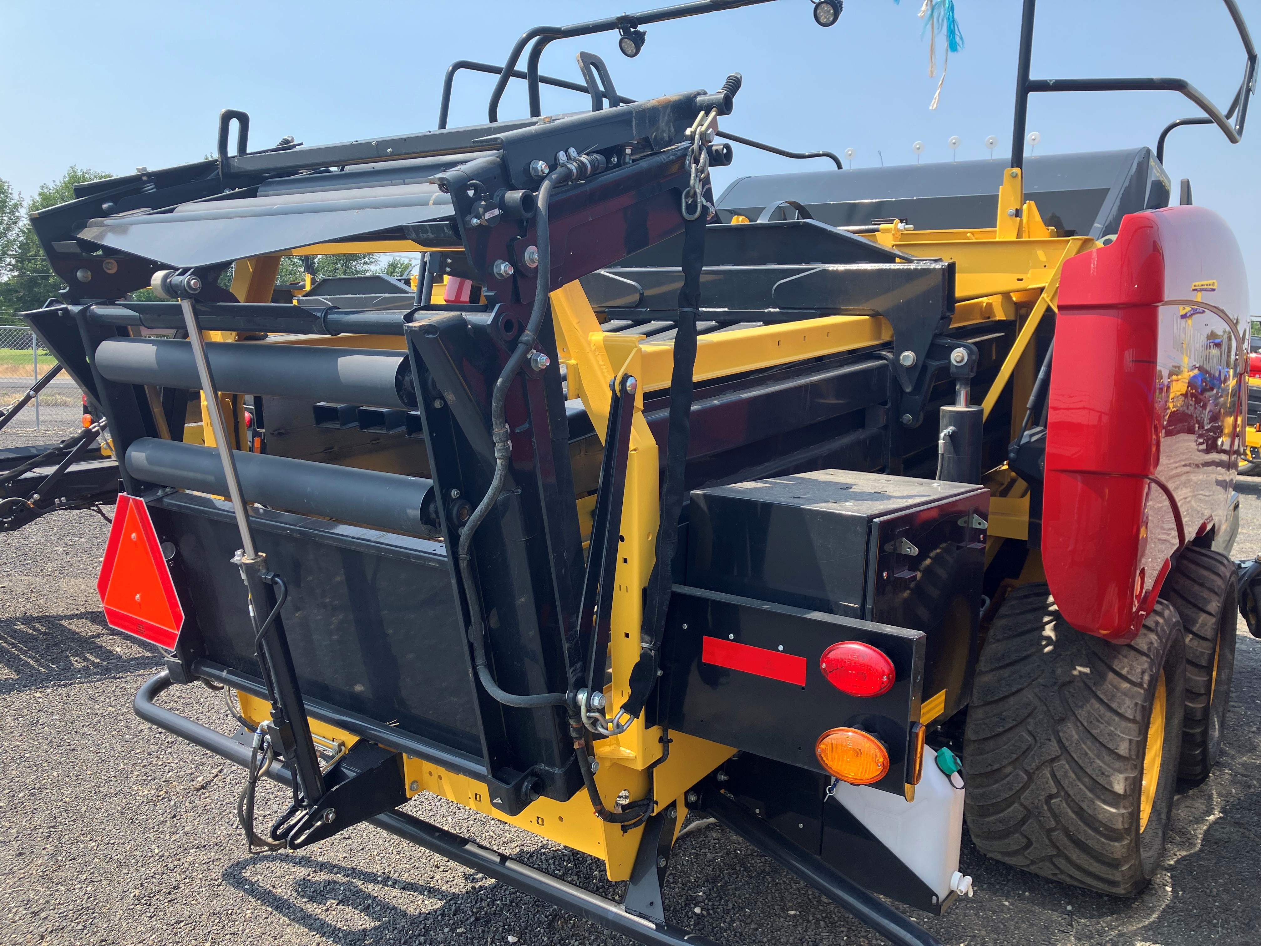 2023 New Holland 340S PLUS Baler/Square
