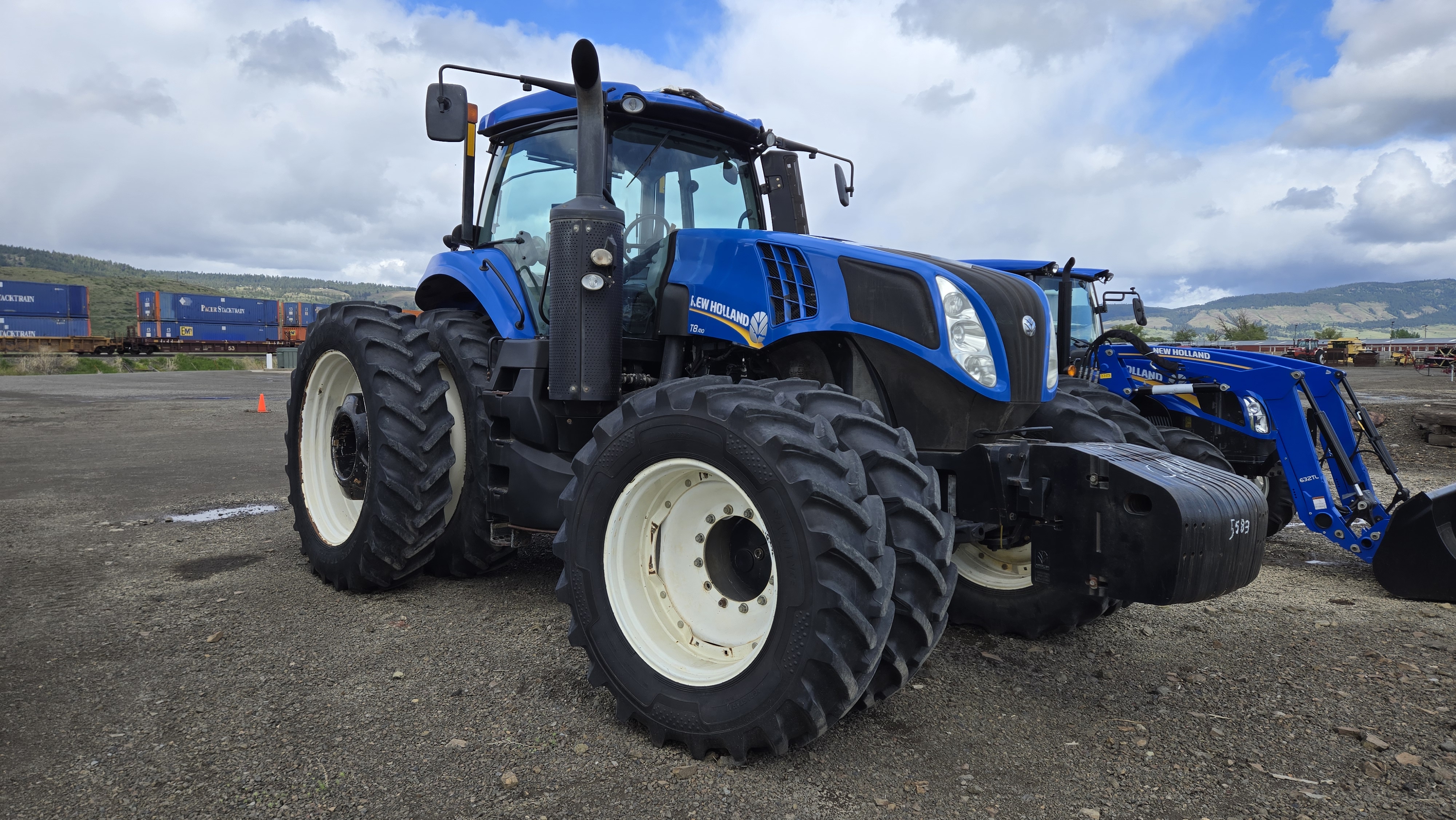 2015 New Holland T8.410 Tractor