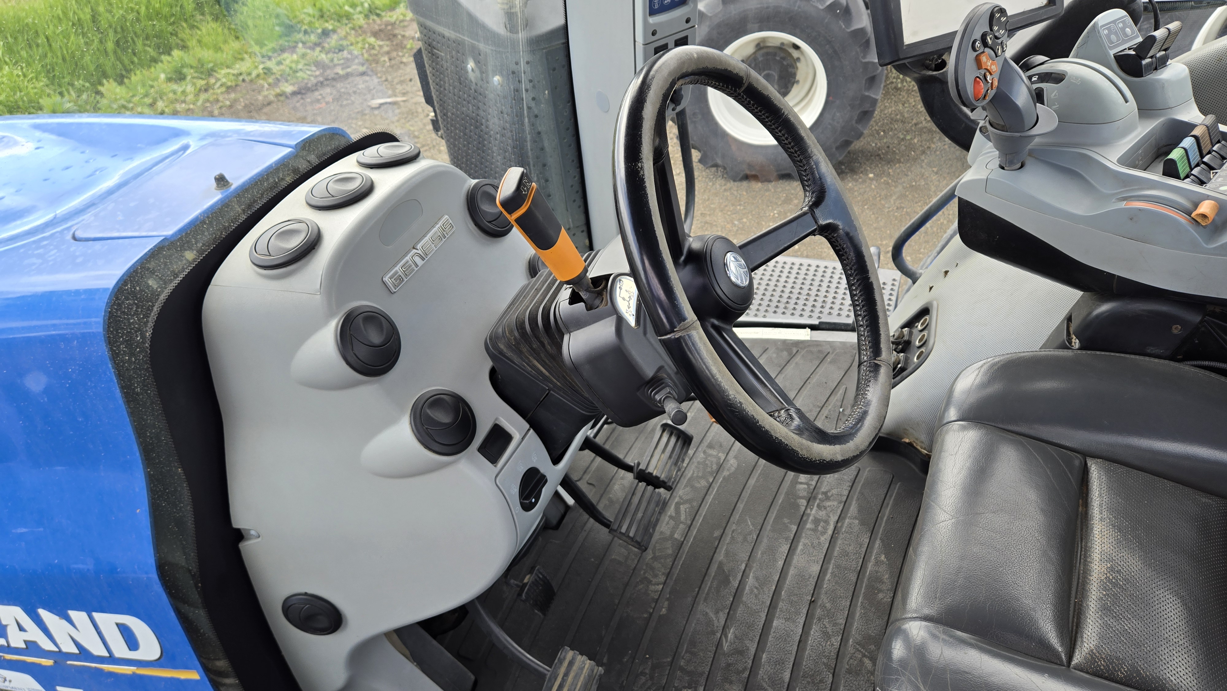 2015 New Holland T8.410 Tractor