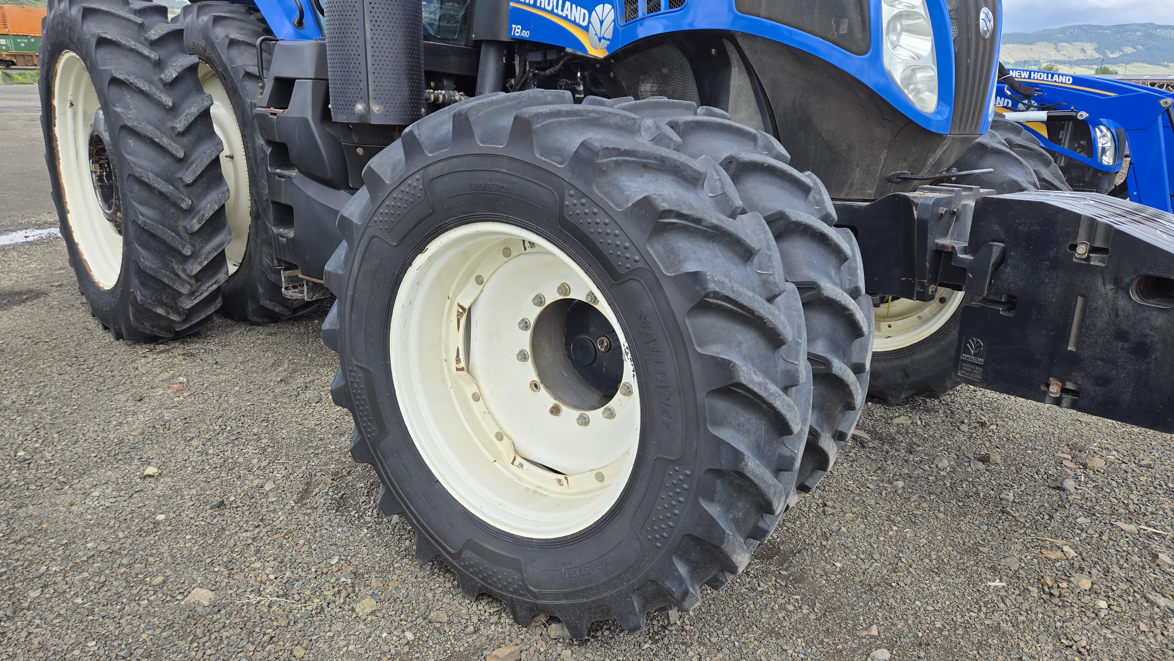 2015 New Holland T8.410 Tractor