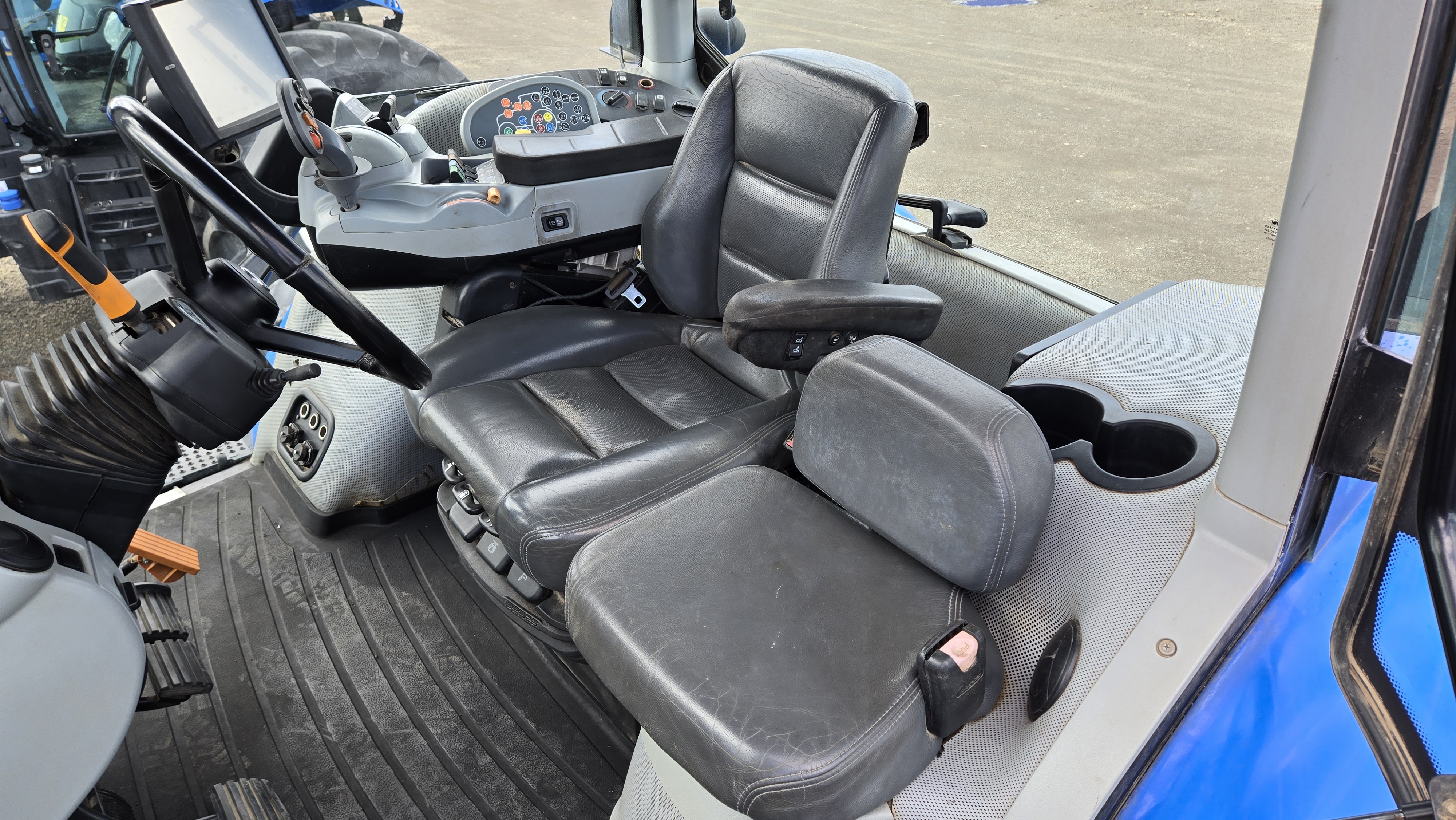 2015 New Holland T8.410 Tractor