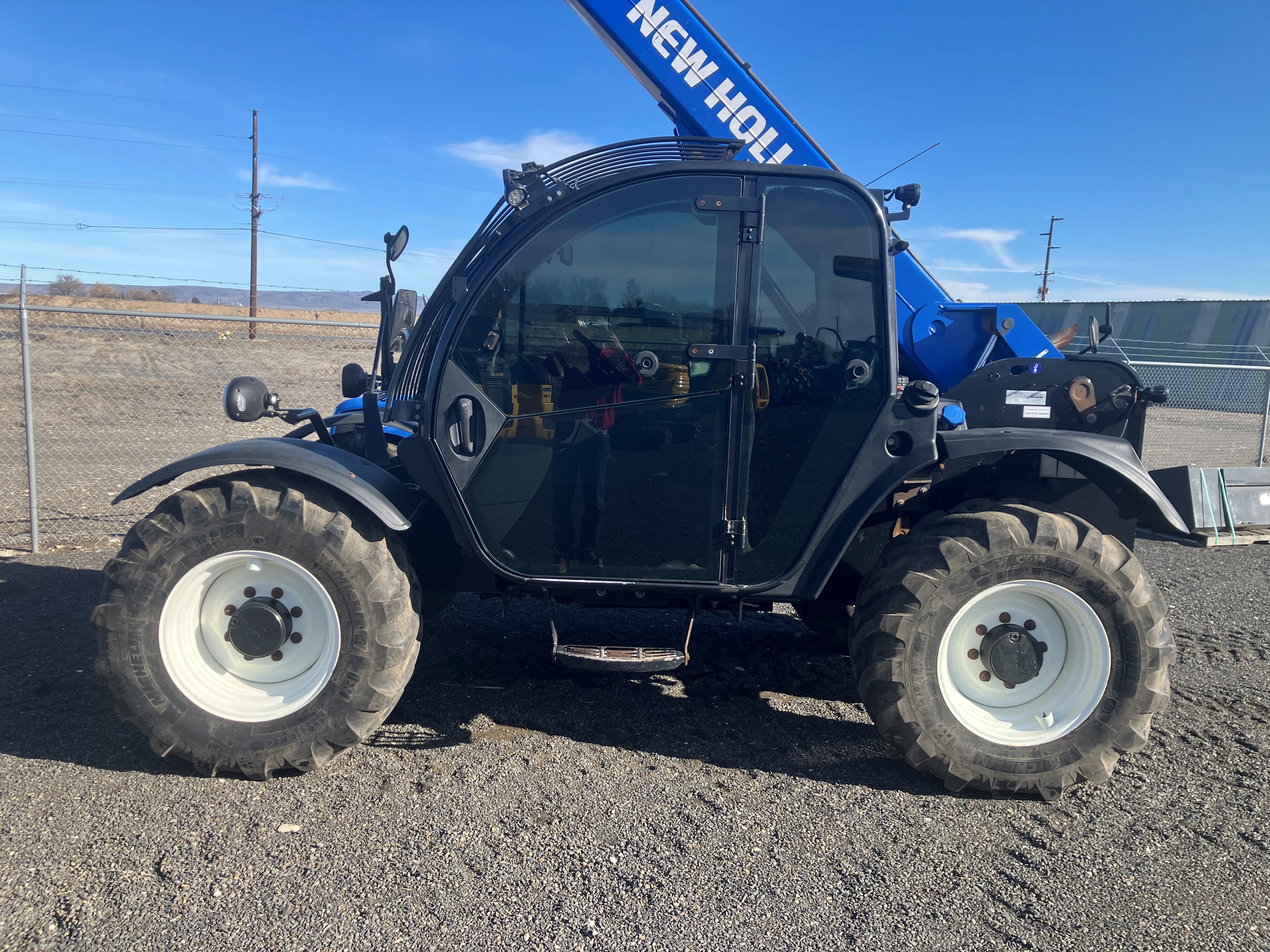 2021 New Holland TH7.42 ELITE TeleHandler
