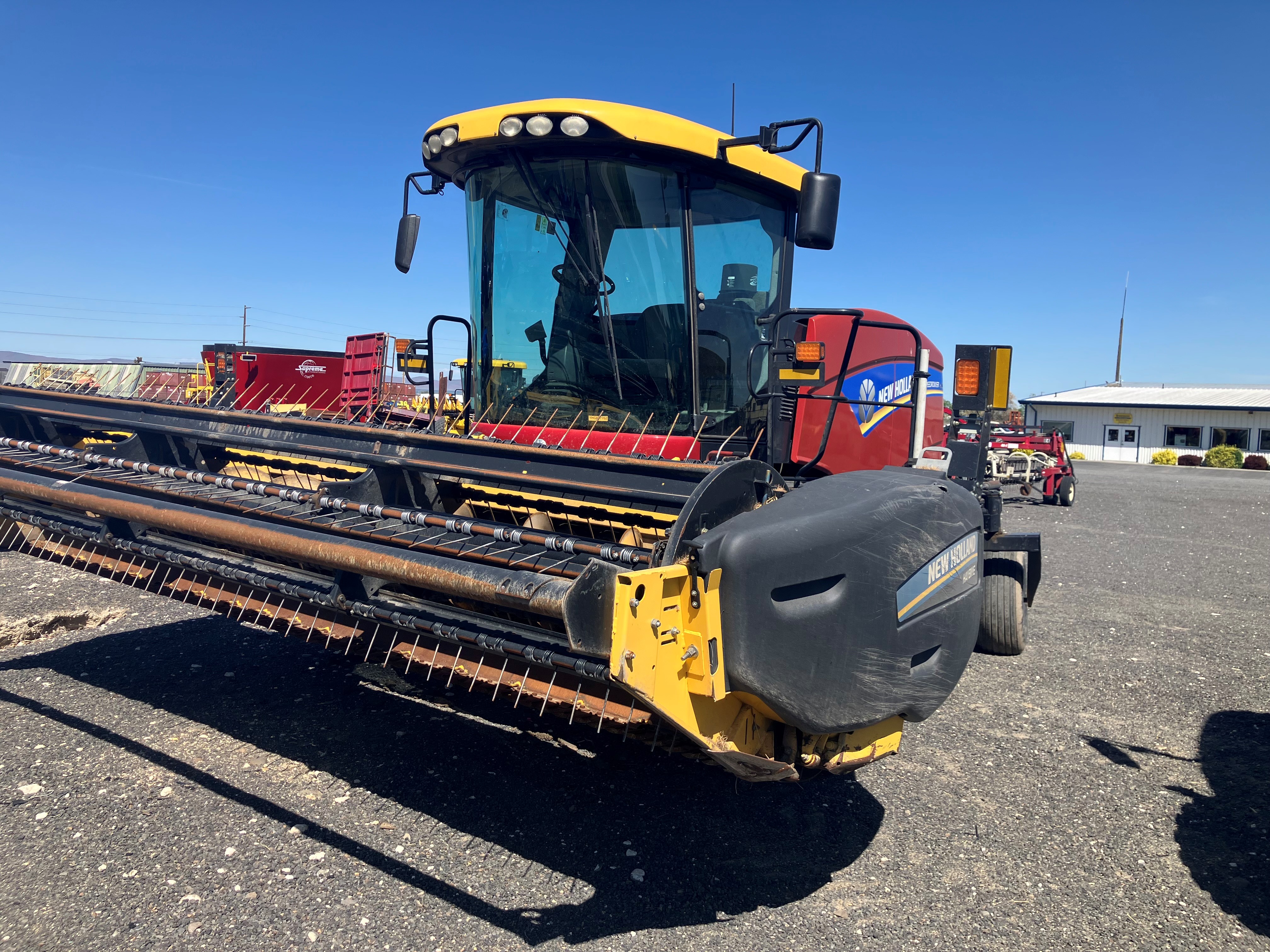 2017 New Holland SPEEDROWER 160 Windrower