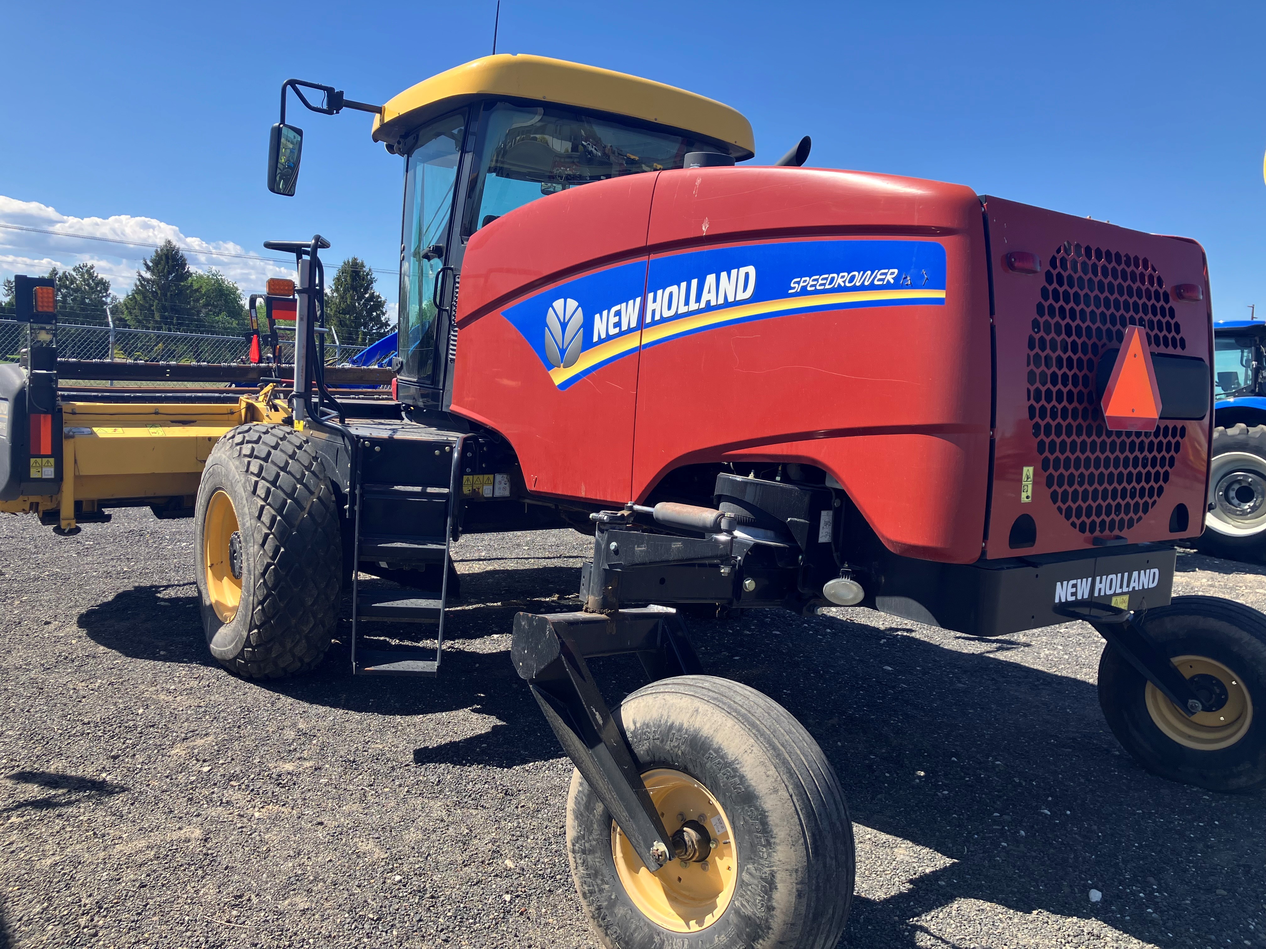 2017 New Holland SPEEDROWER 160 Windrower