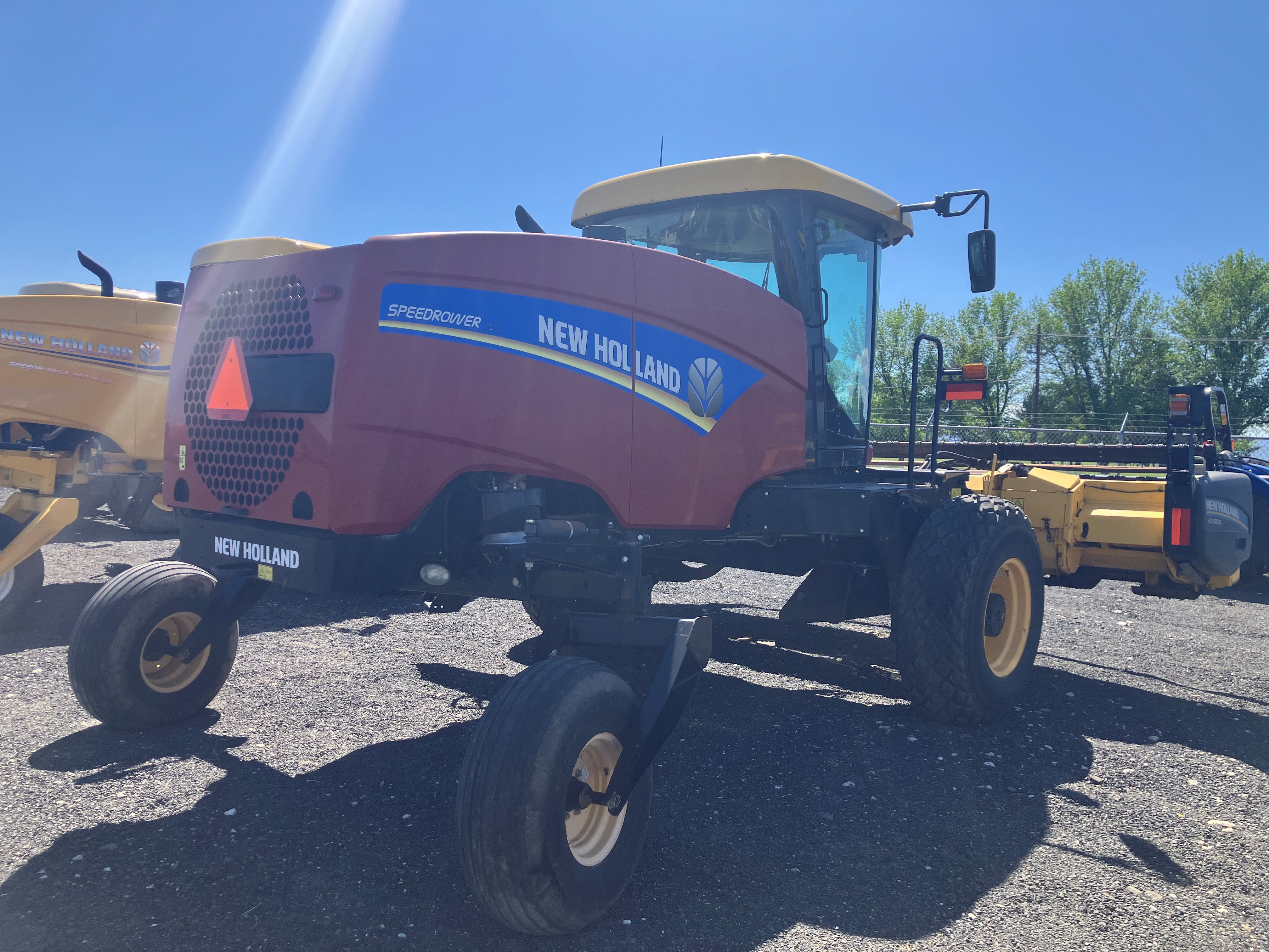 2017 New Holland SPEEDROWER 160 Windrower