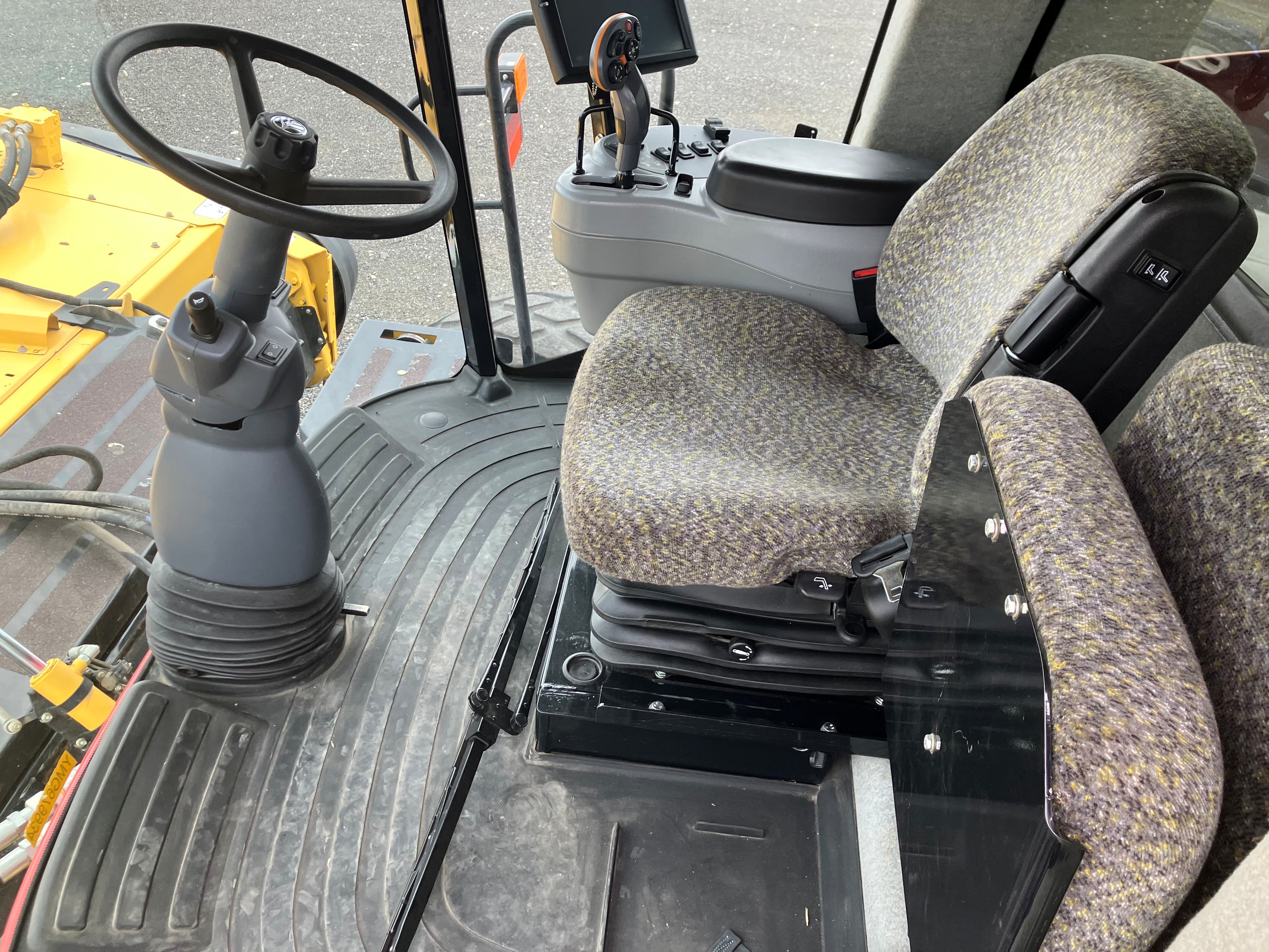 2022 New Holland SPEEDROWER 260 P Windrower