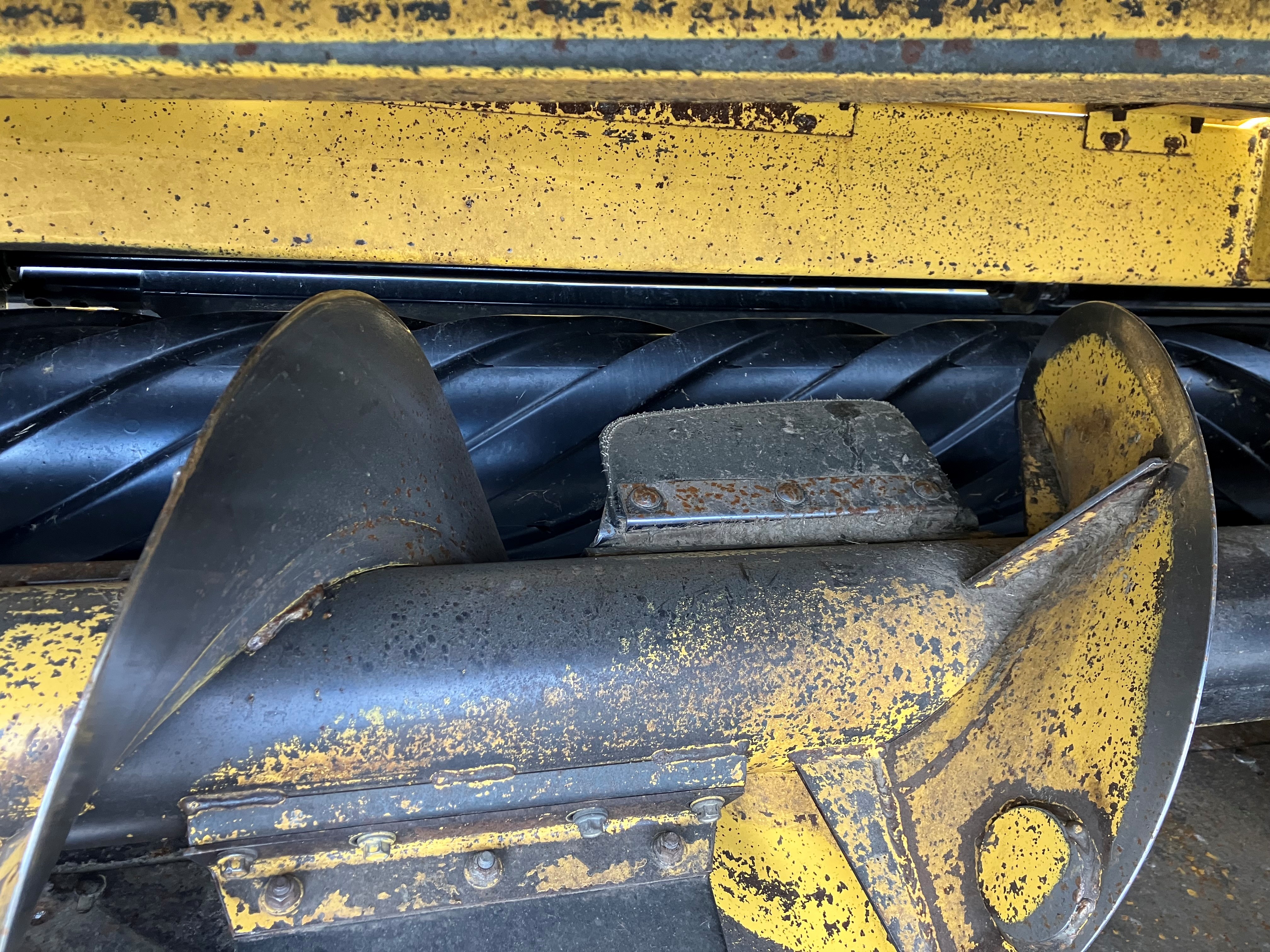 2022 New Holland SPEEDROWER 260 P Windrower