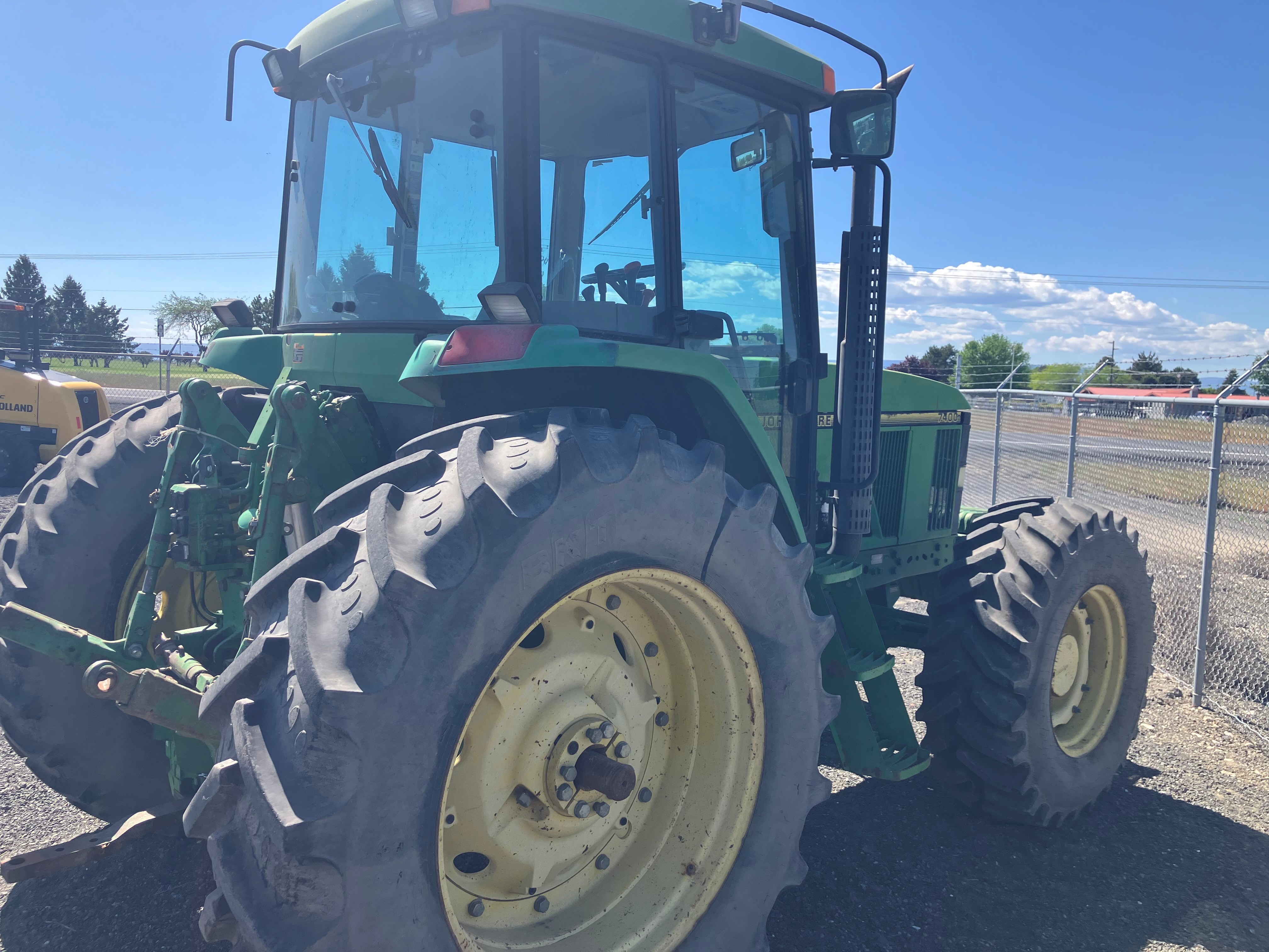 1995 John Deere 7400 Tractor